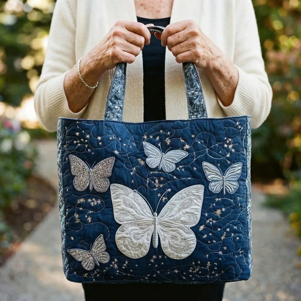 Sac Tote Matelassé – Papillon Argenté