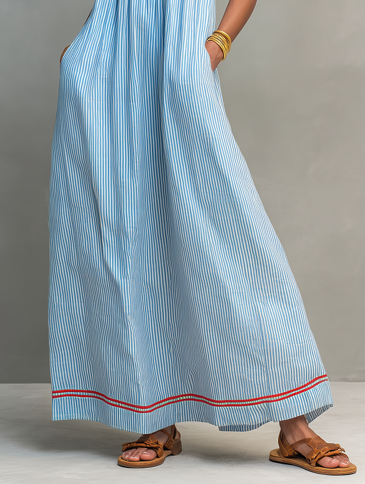 Aurore – robe longue rayée noire