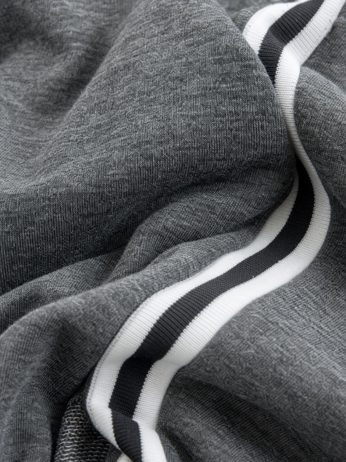 Robe Longue Sweat Minimaliste à Col Boutonné et Liserés Blancs – Blanc