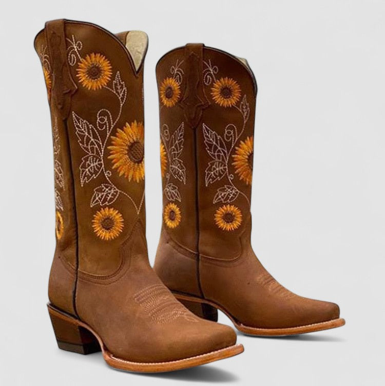 Aubépine | Bottes western ornées de broderies florales