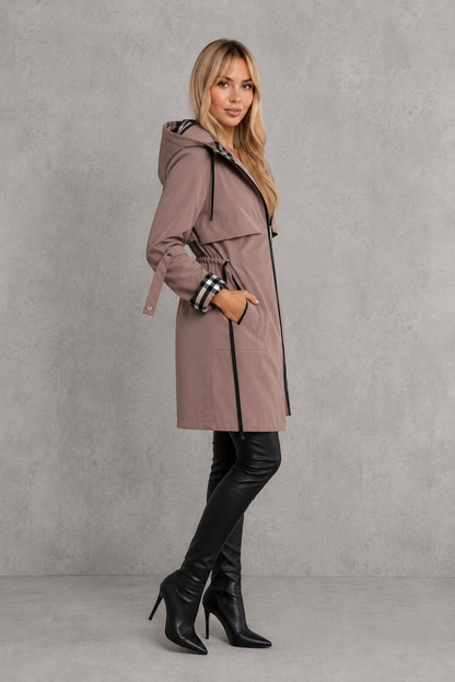 Mabelle | Veste Imperméable à Capuche et Liseré à Carreaux
