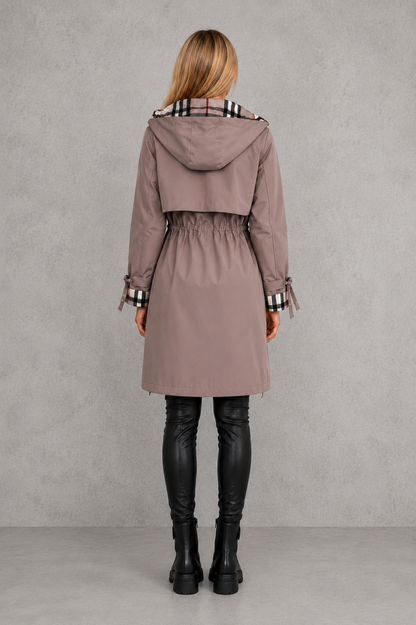 Mabelle | Veste Imperméable à Capuche et Liseré à Carreaux