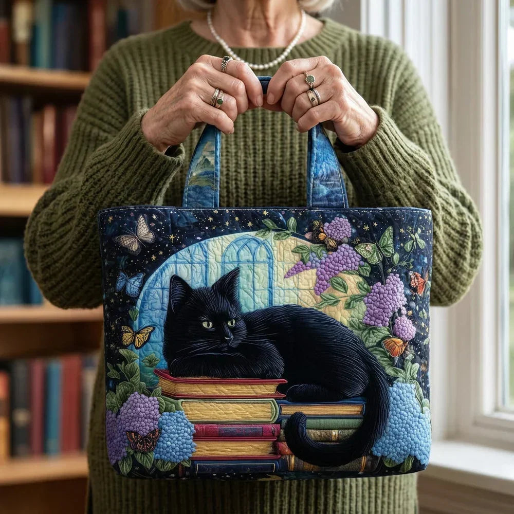 Sac Tote Matelassé – Chat Noir sur les Livres